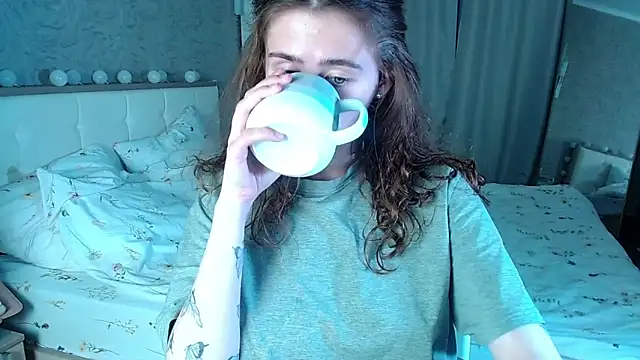 millllina online show from May 30, 4:01 pm