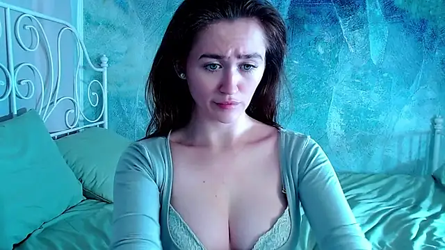 millllina online show from March 7, 11:49 am