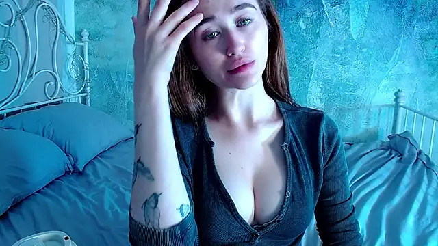 Snapshot of millllina chatting on October 18, 1:07 am millllina online show from October 18, 1:07 am