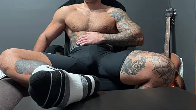 Mr YourGod online show from November 3, 5:01 am