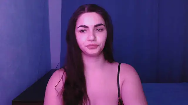 Snapshot of HannahMeid chatting on December 18, 8:03 pm HannahMeid online show from December 18, 8:03 pm