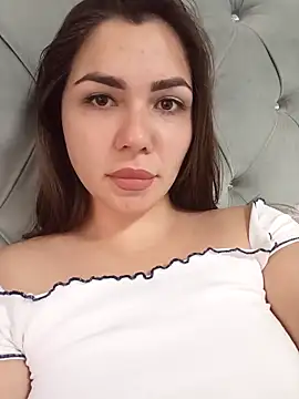 Snapshot of HannahMeid chatting on October 15, 10:01 am HannahMeid online show from October 15, 10:01 am