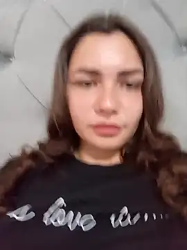 Snapshot of HannahMeid chatting on September 17, 9:33 am HannahMeid online show from September 17, 9:33 am