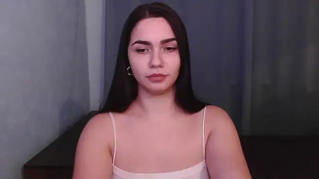 Snapshot of HannahMeid chatting on December 10, 8:27 pm HannahMeid online show from December 10, 8:27 pm