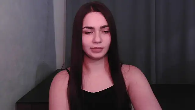 Snapshot of HannahMeid chatting on December 9, 8:23 pm HannahMeid online show from December 9, 8:23 pm