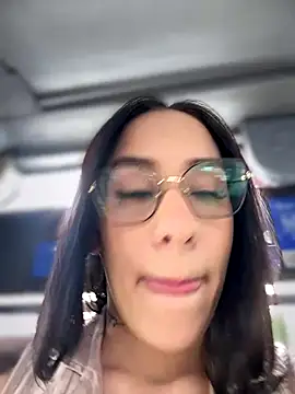 Snapshot of __IRIS__ chatting on October 15, 2:14 pm IRIS online show from October 15, 2:14 pm