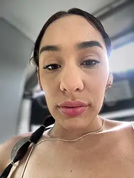 Snapshot of __IRIS__ chatting on March 14, 4:40 pm IRIS online show from March 14, 4:40 pm