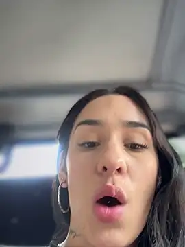 Snapshot of __IRIS__ chatting on February 14, 7:33 pm IRIS online show from February 14, 7:33 pm