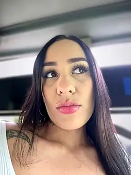 Snapshot of __IRIS__ chatting on November 24, 6:41 pm IRIS online show from November 24, 6:41 pm