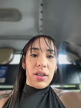 Snapshot of __IRIS__ chatting on January 25, 8:31 pm IRIS online show from January 25, 8:31 pm