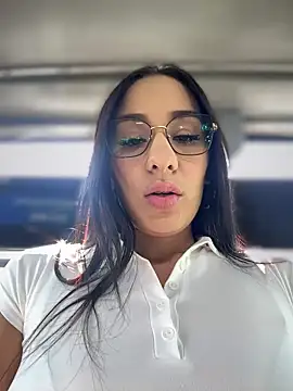 Snapshot of __IRIS__ chatting on October 21, 1:54 pm IRIS online show from October 21, 1:54 pm