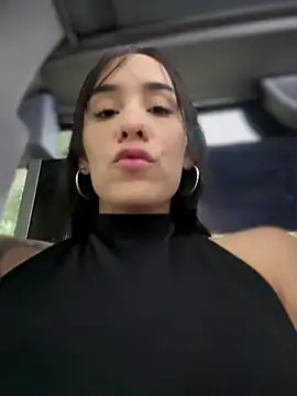 Snapshot of __IRIS__ chatting on February 8, 8:21 pm IRIS online show from February 8, 8:21 pm