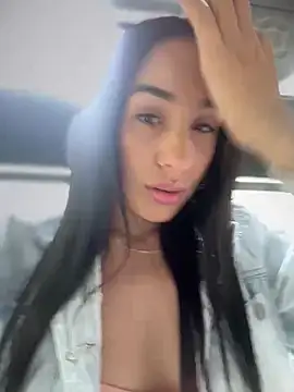 Snapshot of __IRIS__ chatting on February 10, 3:53 pm IRIS online show from February 10, 3:53 pm