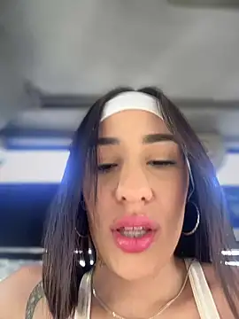 Snapshot of __IRIS__ chatting on March 19, 2:02 pm IRIS online show from March 19, 2:02 pm