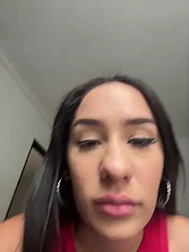 Snapshot of __IRIS__ chatting on November 19, 4:51 pm IRIS online show from November 19, 4:51 pm