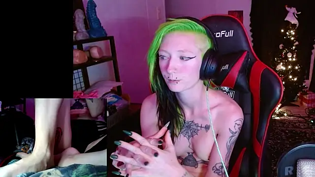 alicewonder09 online show from December 16, 5:22 am