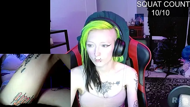 alicewonder09 online show from November 18, 4:49 am