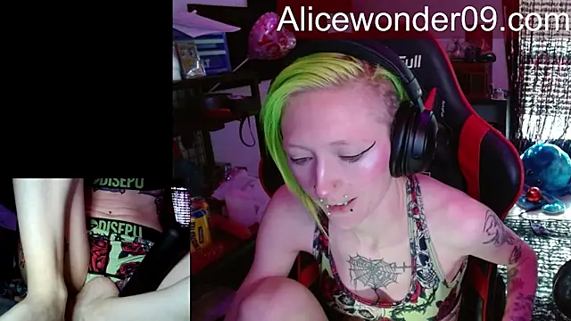 alicewonder09 online show from March 24, 4:18 pm