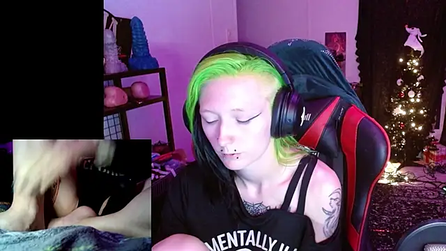 alicewonder09 online show from December 18, 5:01 am