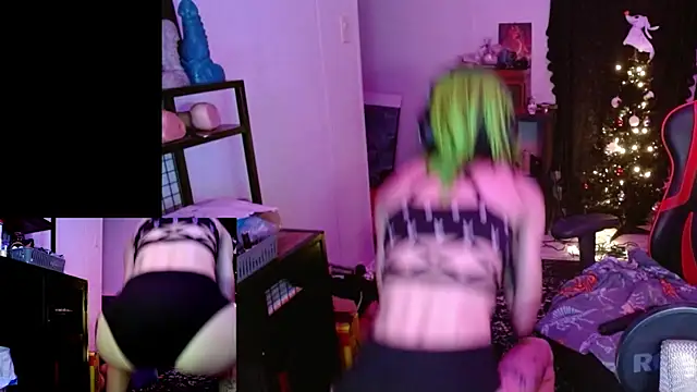 alicewonder09 online show from December 14, 8:09 am