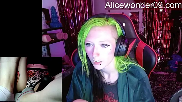alicewonder09 online show from January 13, 5:22 am