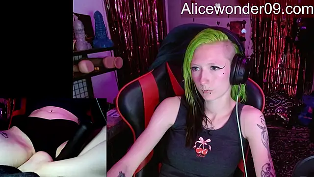 alicewonder09 online show from January 14, 5:11 am