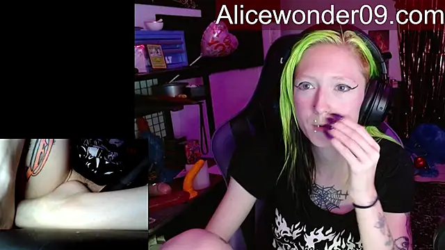 alicewonder09 online show from March 20, 3:29 am