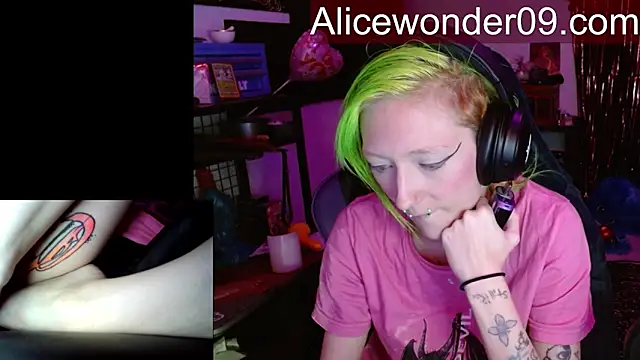 alicewonder09 online show from March 21, 6:25 am