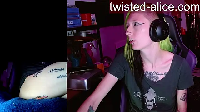 alicewonder09 online show from May 15, 3:37 am