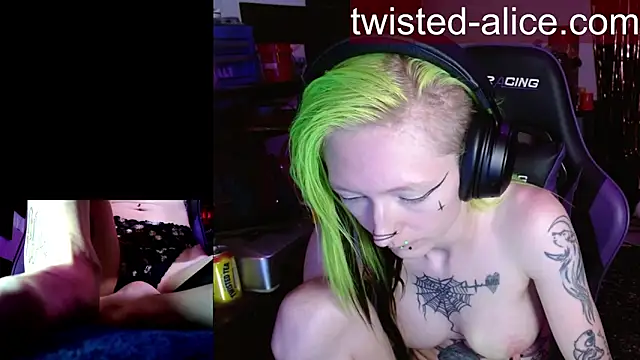 alicewonder09 online show from May 16, 3:38 am