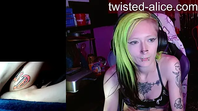 alicewonder09 online show from May 23, 6:23 am