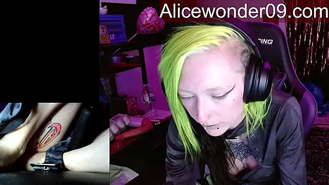 alicewonder09 online show from March 31, 3:19 am
