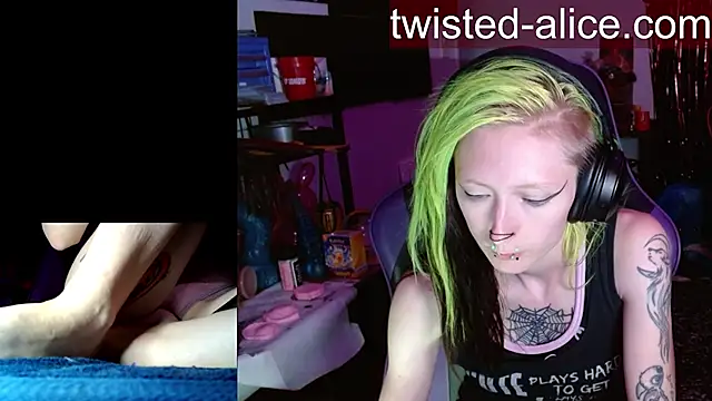 alicewonder09 online show from May 30, 3:24 am