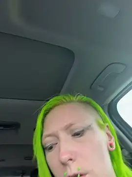 alicewonder09 online show from April 18, 7:07 pm