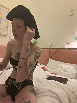 alicewonder09 online show from May 13, 6:42 am