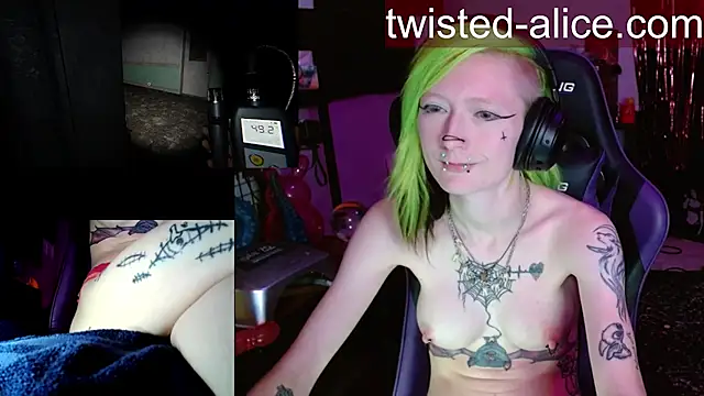 alicewonder09 online show from May 5, 3:09 am
