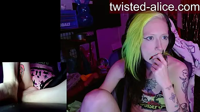 alicewonder09 online show from April 6, 3:24 am