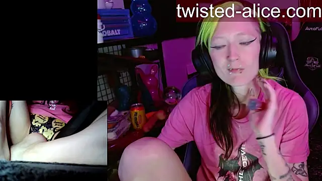 alicewonder09 online show from April 8, 3:19 am