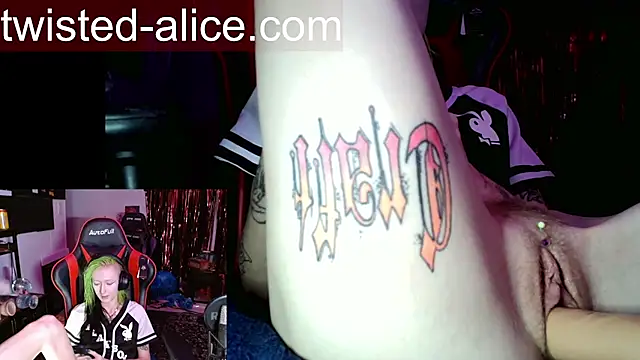 Snapshot of alicewonder09 chatting on July 18, 3:15 am alicewonder09 online show from July 18, 3:15 am