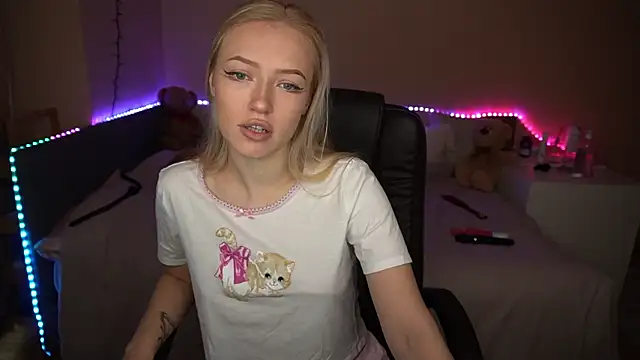 AmandaFiree online show from November 14, 6:28 am