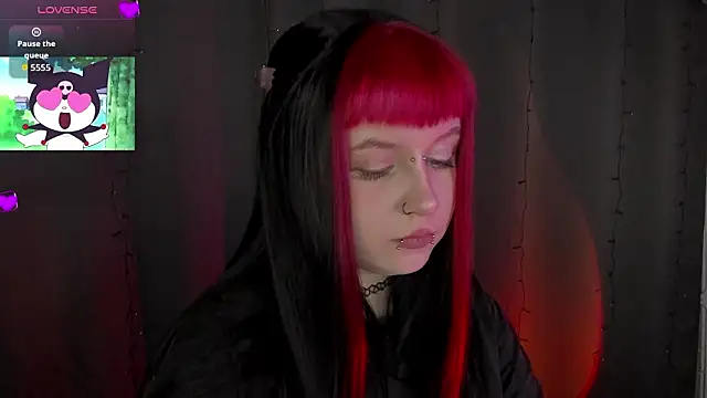 t0riayun0 online show from February 25, 7:03 pm