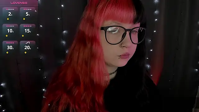 t0riayun0 online show from February 9, 7:34 pm