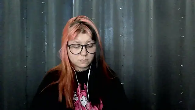 t0riayun0 online show from February 13, 9:09 am