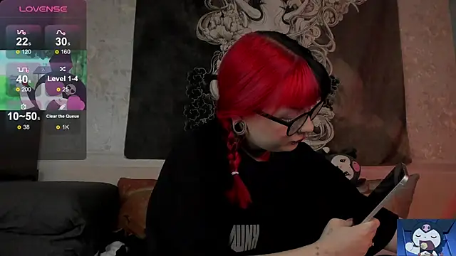 t0riayun0 online show from November 18, 7:39 pm