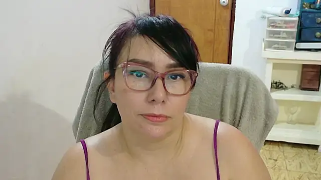 hottplay online show from October 19, 7:05 pm