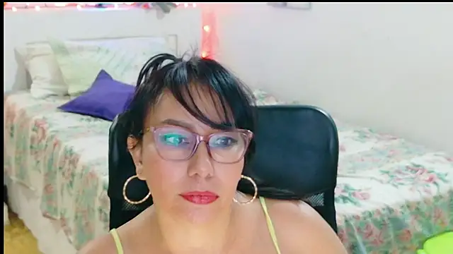 hottplay online show from March 26, 9:24 pm