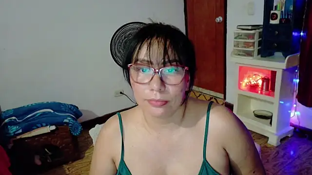 hottplay online show from January 19, 8:51 pm