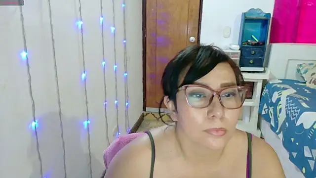 hottplay online show from September 21, 5:29 pm