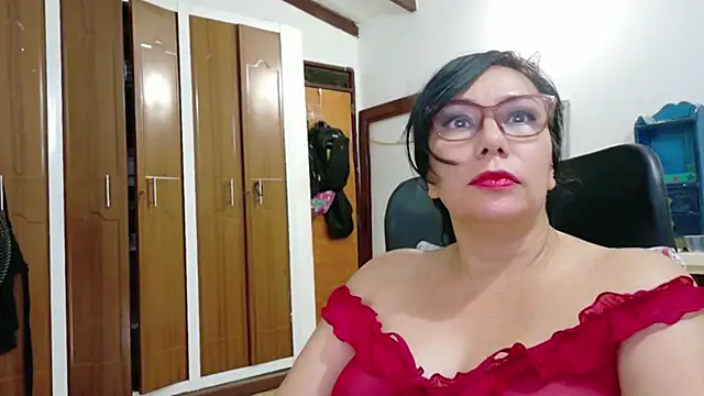 hottplay online show from May 8, 12:03 am