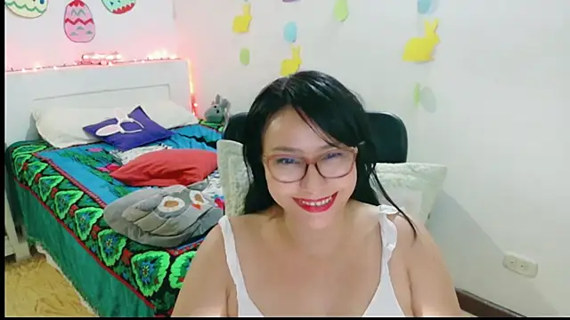 hottplay online show from April 11, 6:32 am